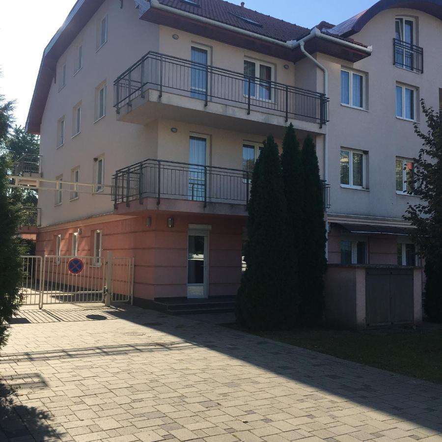 Relax Wellness Studio Hajdúszoboszló Apartamento Exterior foto